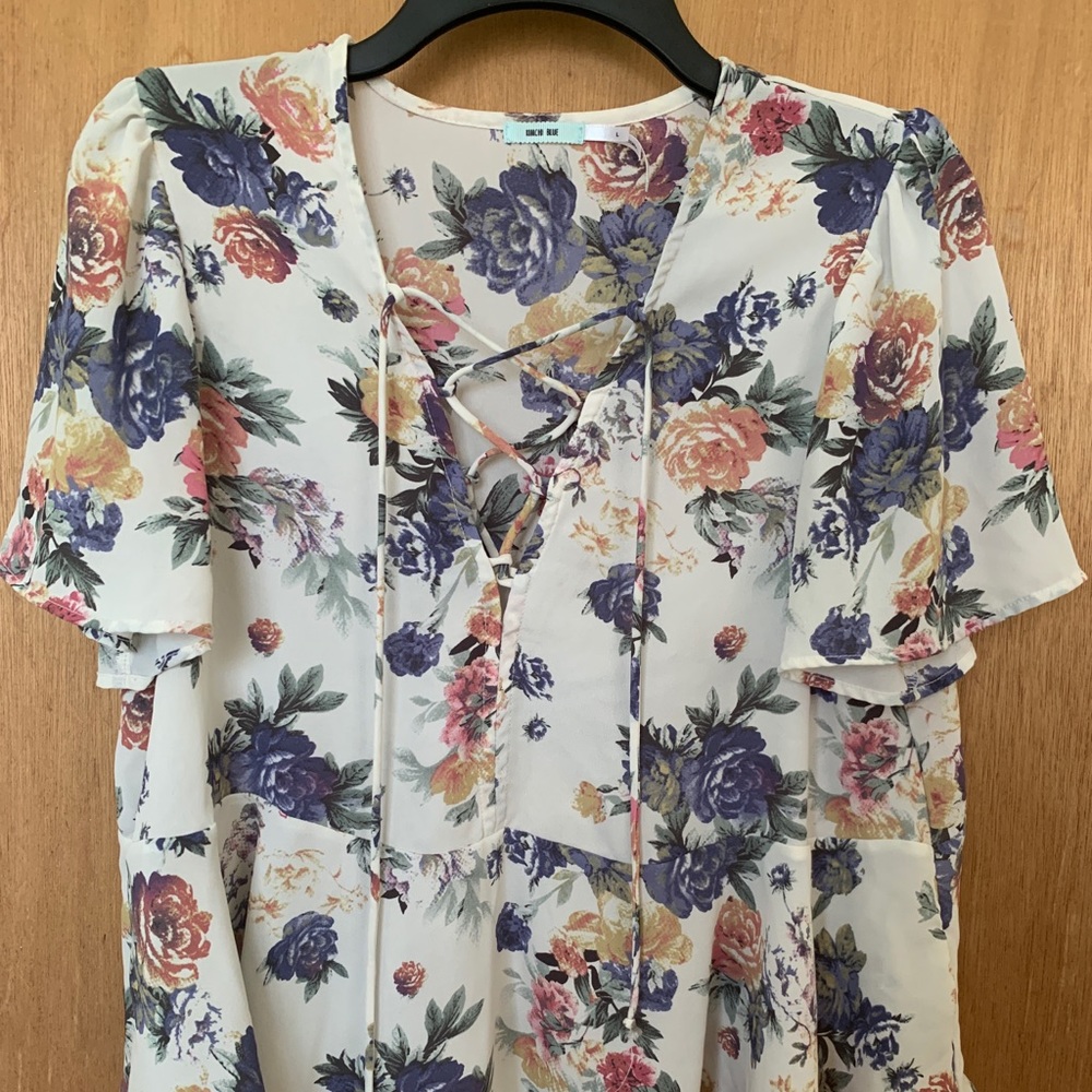 Urban outfitters Kimchi Blue floral top size L